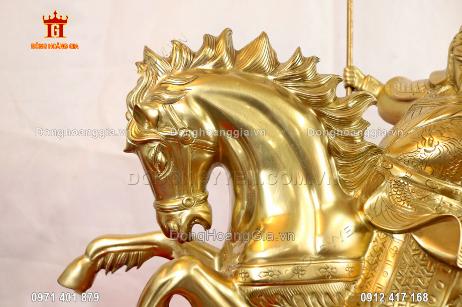 Pho tượng Quan Công cưỡi ngựa bằng đồng vàng có độ bền cao, an tâm sử dụng lâu dài
